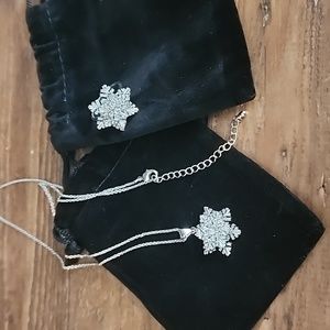 Macy's Snowflake Silver Plated Spinner Ring and Matching Necklace